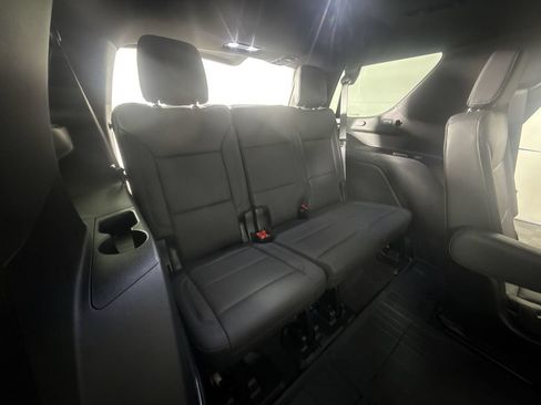 Used 2025 Chevrolet Tahoe Z71 w/ Z71 Off-Road Package AWD/4WD image 28
