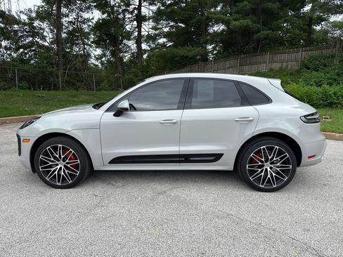 Used 2022 Porsche Macan S AWD/4WD image 2