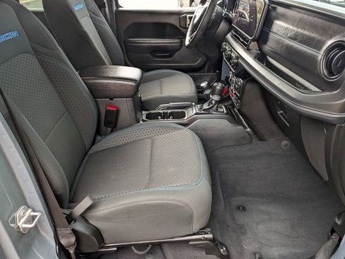 Certified 2025 Jeep Wrangler Unlimited Rubicon 4xe w/ Convenience Group AWD/4WD image 38