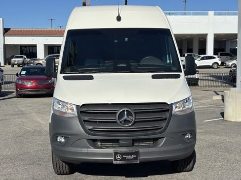 Used 2025 Mercedes-Benz Sprinter 2500 image 11