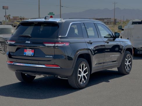 Used 2024 Jeep Grand Cherokee Limited w/ Luxury Tech Group II image 5