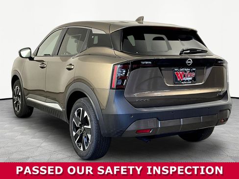 Certified 2025 Nissan Kicks SV AWD/4WD image 4