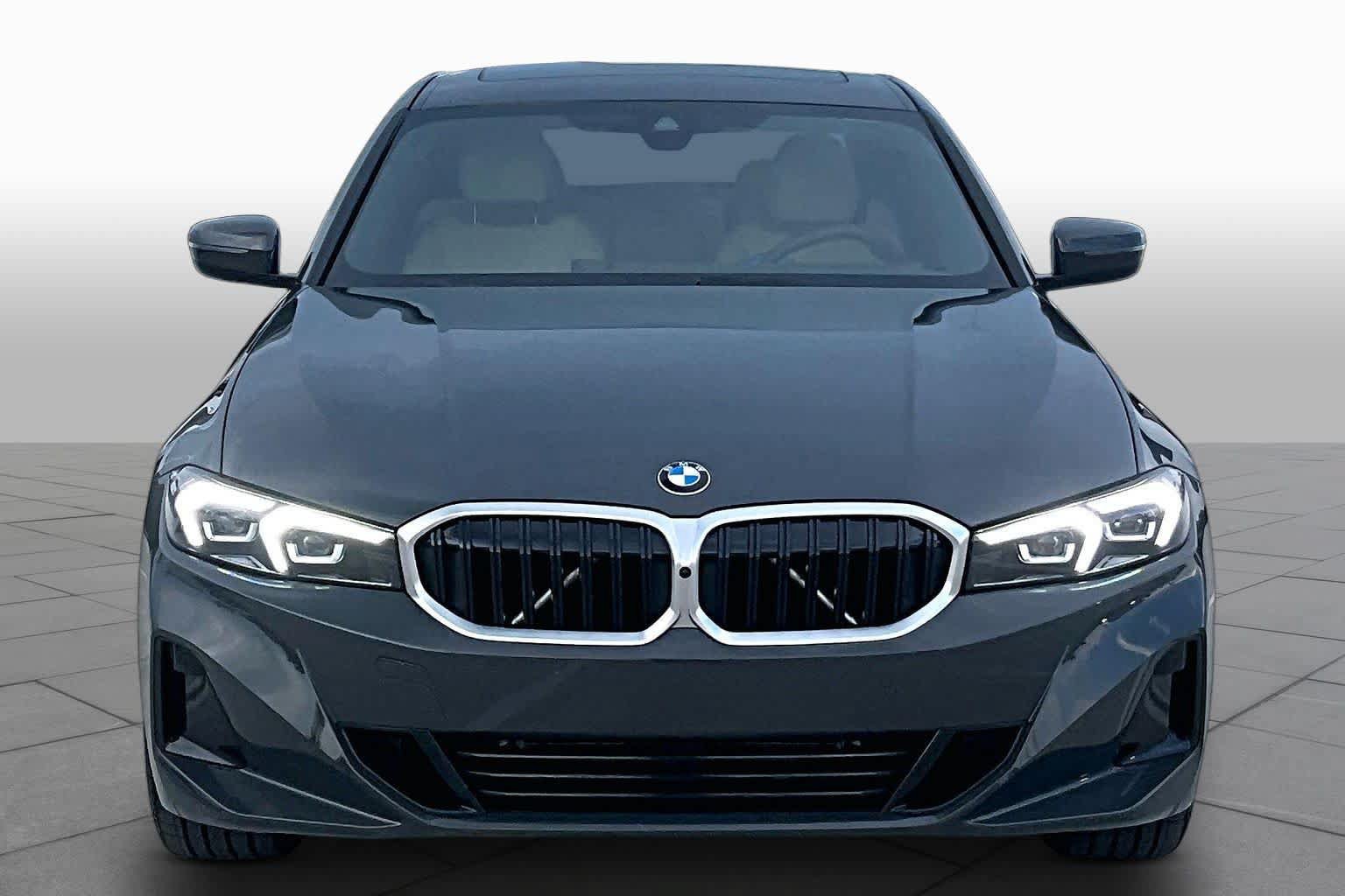 Used 2025 BMW 330i Sedan w/ Premium Package RWD image 3