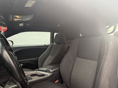 Used 2019 Dodge Challenger SXT w/ Blacktop Package image 11