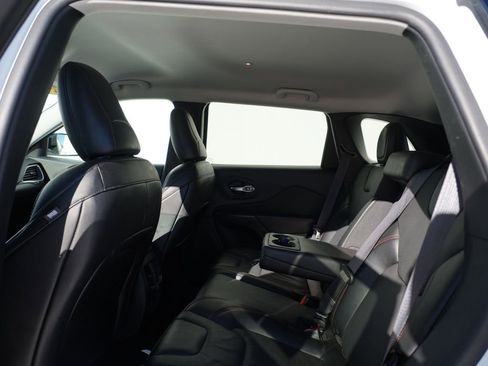 Used 2022 Jeep Cherokee Trailhawk w/ Premium Leather Package image 19