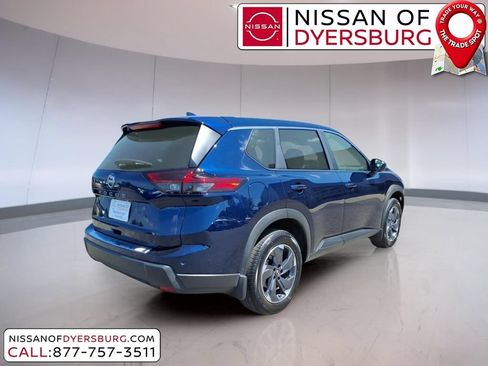 Used 2025 Nissan Rogue SV FWD image 3