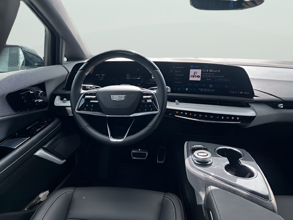 Certified 2025 Cadillac Optiq Luxury 1 AWD/4WD image 29