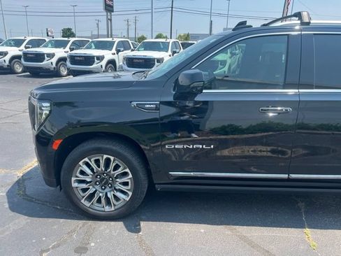 Used 2024 GMC Yukon Denali Ultimate AWD/4WD image 9