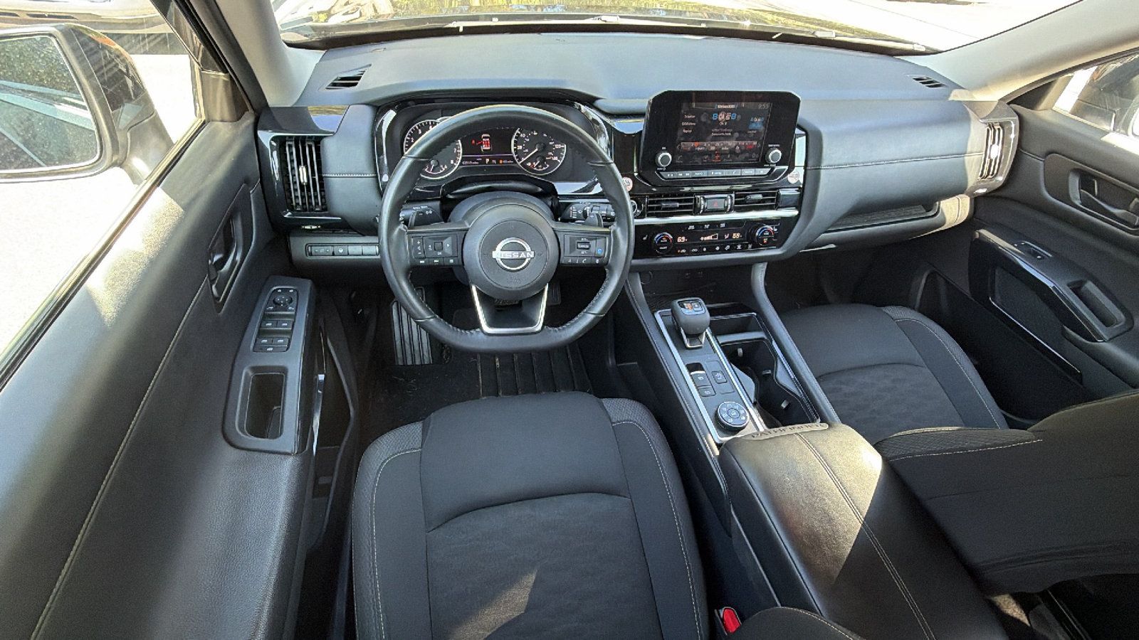 Used 2024 Nissan Pathfinder SV AWD/4WD image 26