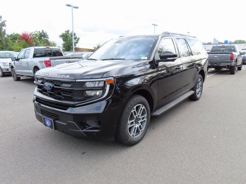 New 2025 Ford Expedition Max Active image 3