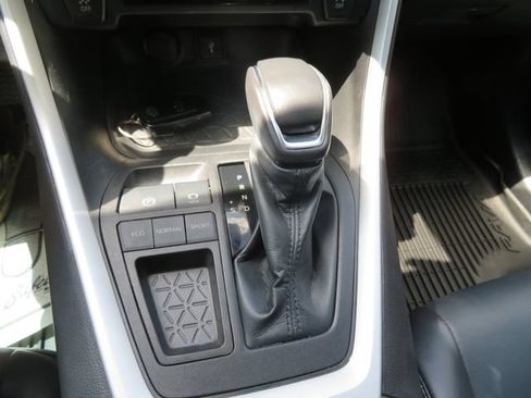 Used 2022 Toyota RAV4 XLE Premium FWD image 26