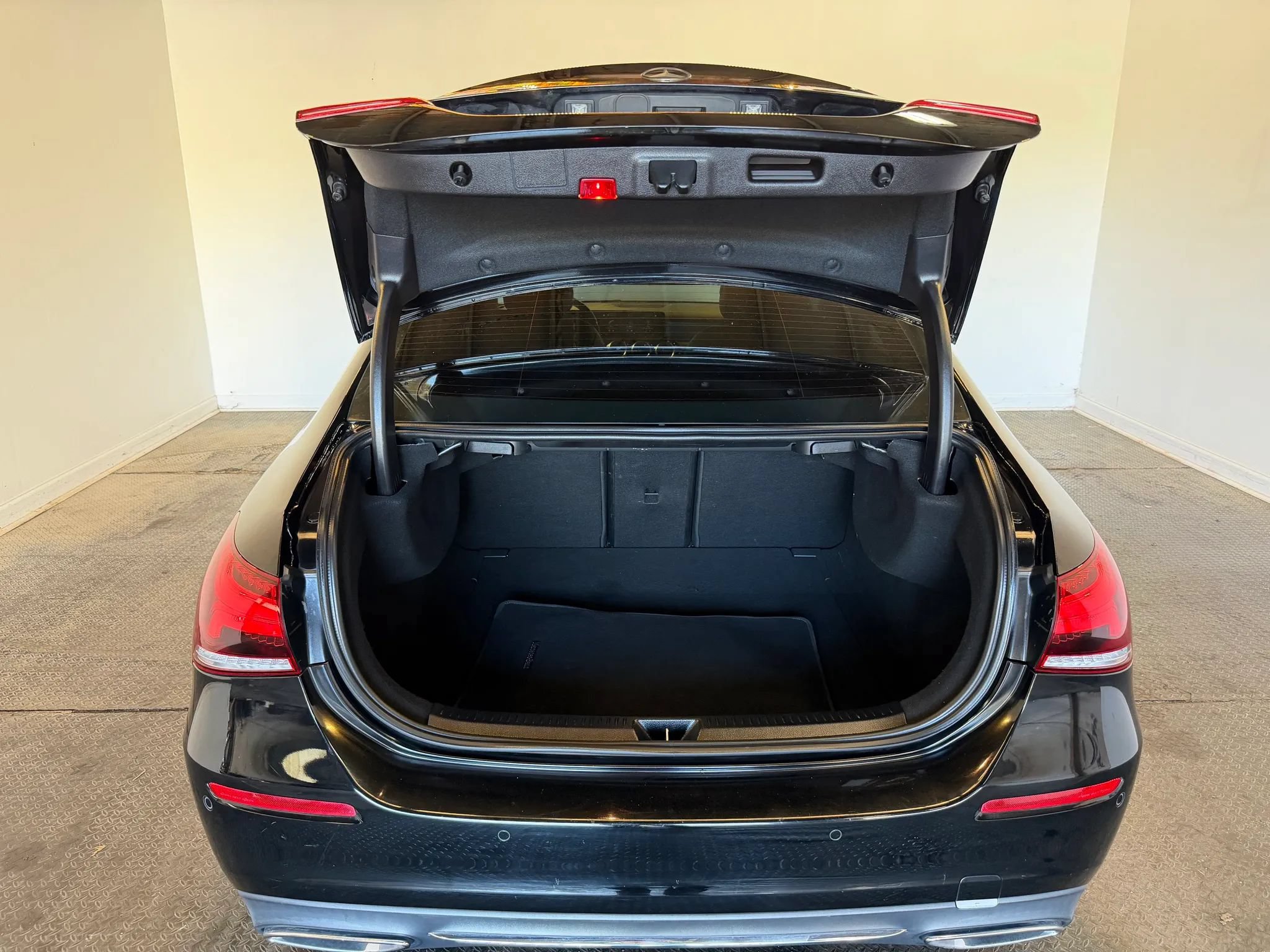 Used 2019 Mercedes-Benz A 220 4MATIC image 40
