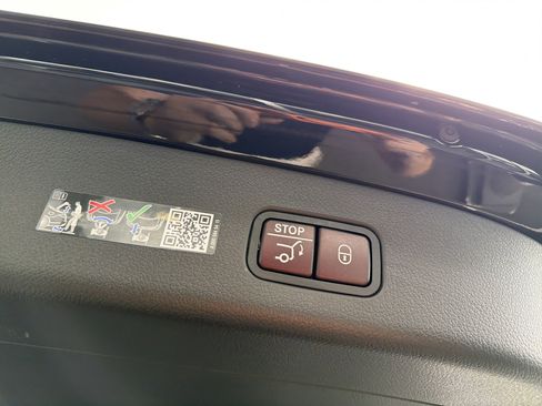 Used 2026 Mercedes-Benz GLC 300 4MATIC image 24