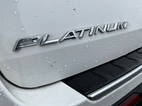 Used 2020 Ford Explorer Platinum w/ Premium Technology Package image 19