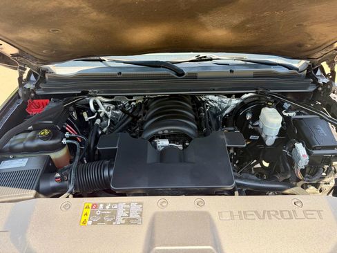 Used 2018 Chevrolet Suburban LT AWD/4WD image 23