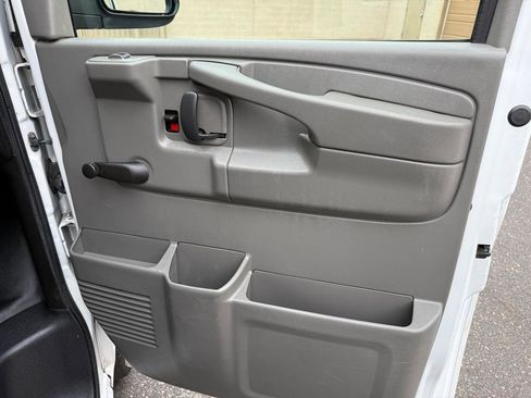 Used 2013 Chevrolet Express 2500 image 14