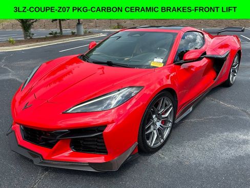 Used 2024 Chevrolet Corvette Z06 w/ Z07 Performance Package RWD image 1