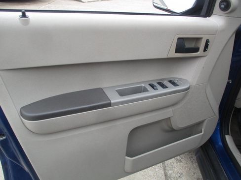 Used 2008 Ford Escape XLT image 11
