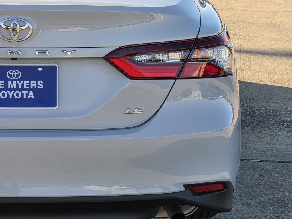Used 2024 Toyota Camry LE FWD image 9