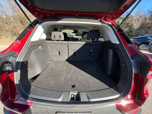 Used 2025 Chevrolet TrailBlazer LT w/ Driver Confidence Package image 25