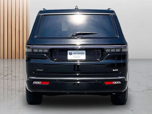 New 2026 Jeep Grand Wagoneer Summit AWD/4WD image 8