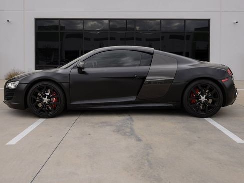 Used 2012 Audi R8 V10 w/ Enhanced Leather Pkg image 6