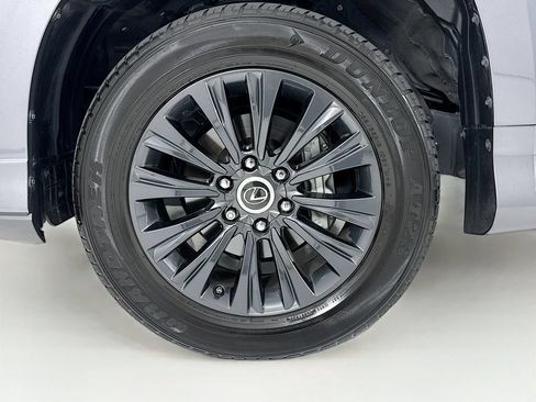 Used 2023 Lexus GX 460 Luxury w/ Sport Design Package AWD/4WD image 31