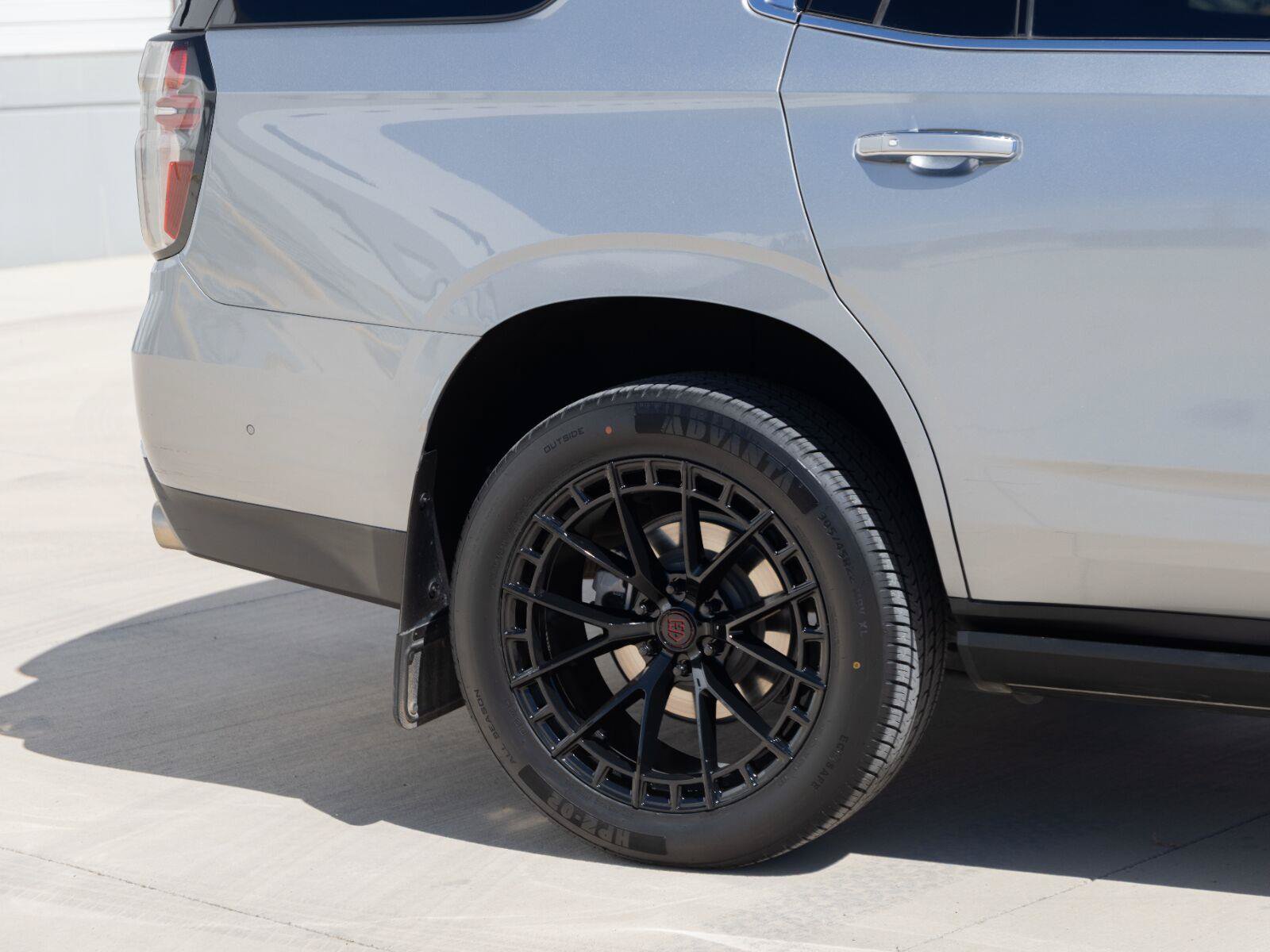 Used 2024 Chevrolet Tahoe High Country w/ Advanced Technology Package AWD/4WD image 11