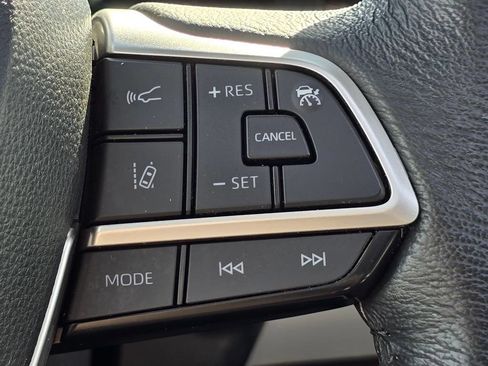 Used 2023 Toyota Sienna XLE w/ XLE Plus Package FWD image 39