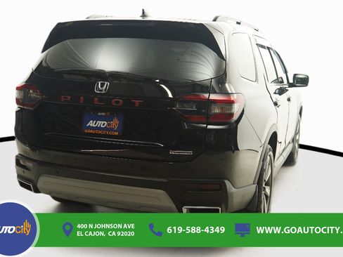 Used 2023 Honda Pilot Touring image 10