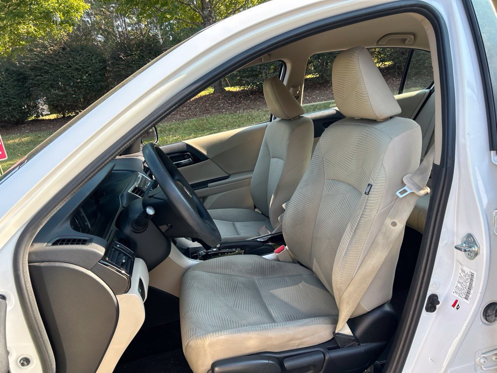 Used 2016 Honda Accord LX image 34