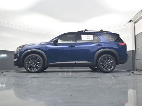 New 2026 Nissan Pathfinder SL AWD/4WD image 18