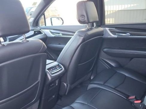 Used 2023 Cadillac XT6 Sport image 10