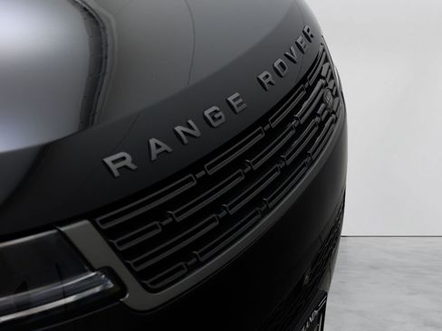 Used 2023 Land Rover Range Rover Sport SE AWD/4WD image 12