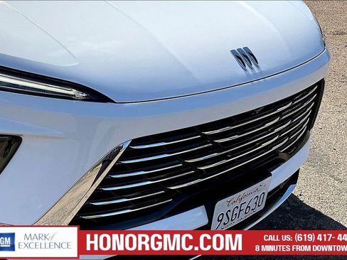 Used 2025 Buick Enclave Preferred image 31