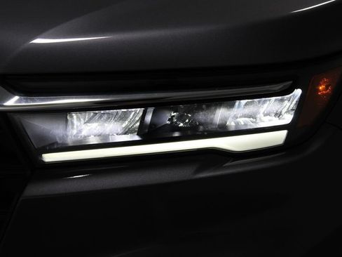 Used 2023 Honda Pilot LX image 49