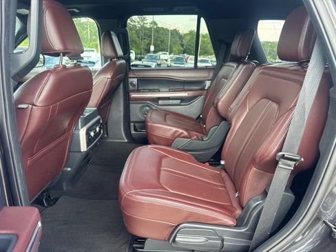 Used 2024 Ford Expedition Limited RWD image 11