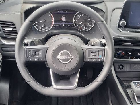Used 2024 Nissan Rogue SV w/ SV Premium Package AWD/4WD image 17