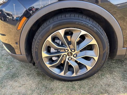 Used 2022 Lincoln Nautilus Reserve w/ Equipment Group 201A image 9