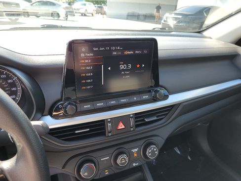 Used 2024 Kia Forte LXS FWD image 27