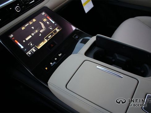 New 2026 INFINITI QX80 Pure image 10