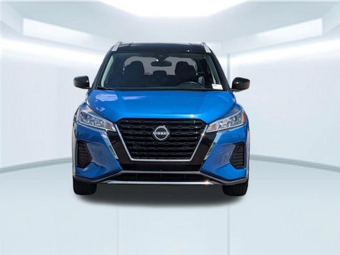 Certified 2023 Nissan Kicks SV FWD image 11