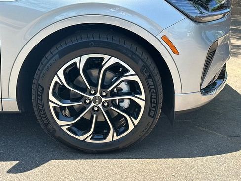 New 2026 Lincoln Nautilus Reserve AWD/4WD image 14