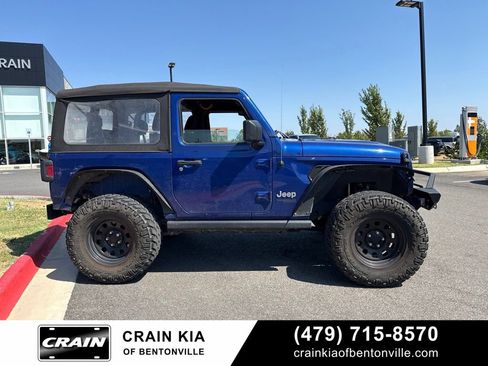 Used 2018 Jeep Wrangler Sport AWD/4WD image 2