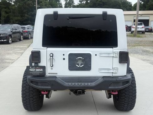 Used 2015 Jeep Wrangler Unlimited Rubicon AWD/4WD image 6