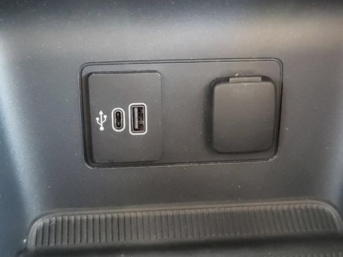 Used 2026 Ford Explorer Active w/ Active Comfort Package RWD image 33