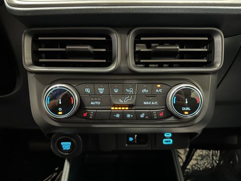 Used 2024 Ford Maverick Lariat w/ Black Appearance Package image 21