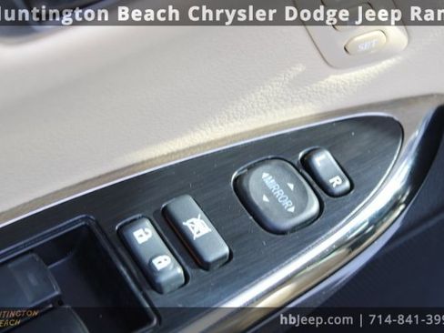 Used 2016 Toyota Avalon XLE Premium image 11