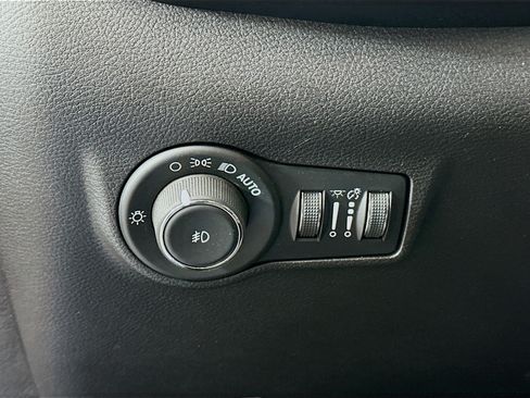 Used 2025 Jeep Compass Limited AWD/4WD image 17