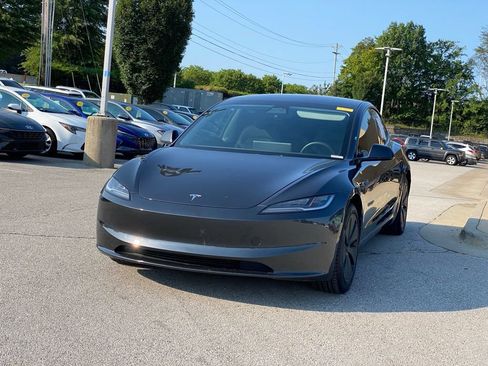 Used 2024 Tesla Model 3 Long Range RWD image 3